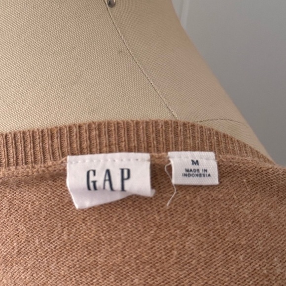 GAP Crewneck Women’s Tan Cardigan Size Medium. - Picture 11 of 12